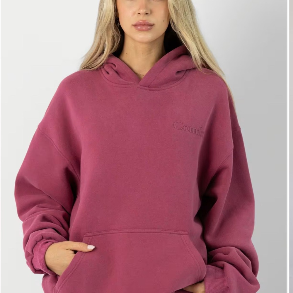 New Comfrt Berry Minimalist Hoodie Small